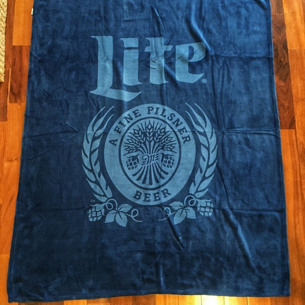 Brand New Original Package - Miller Lite Beer Crest Plush Throw Blanket 60x50in